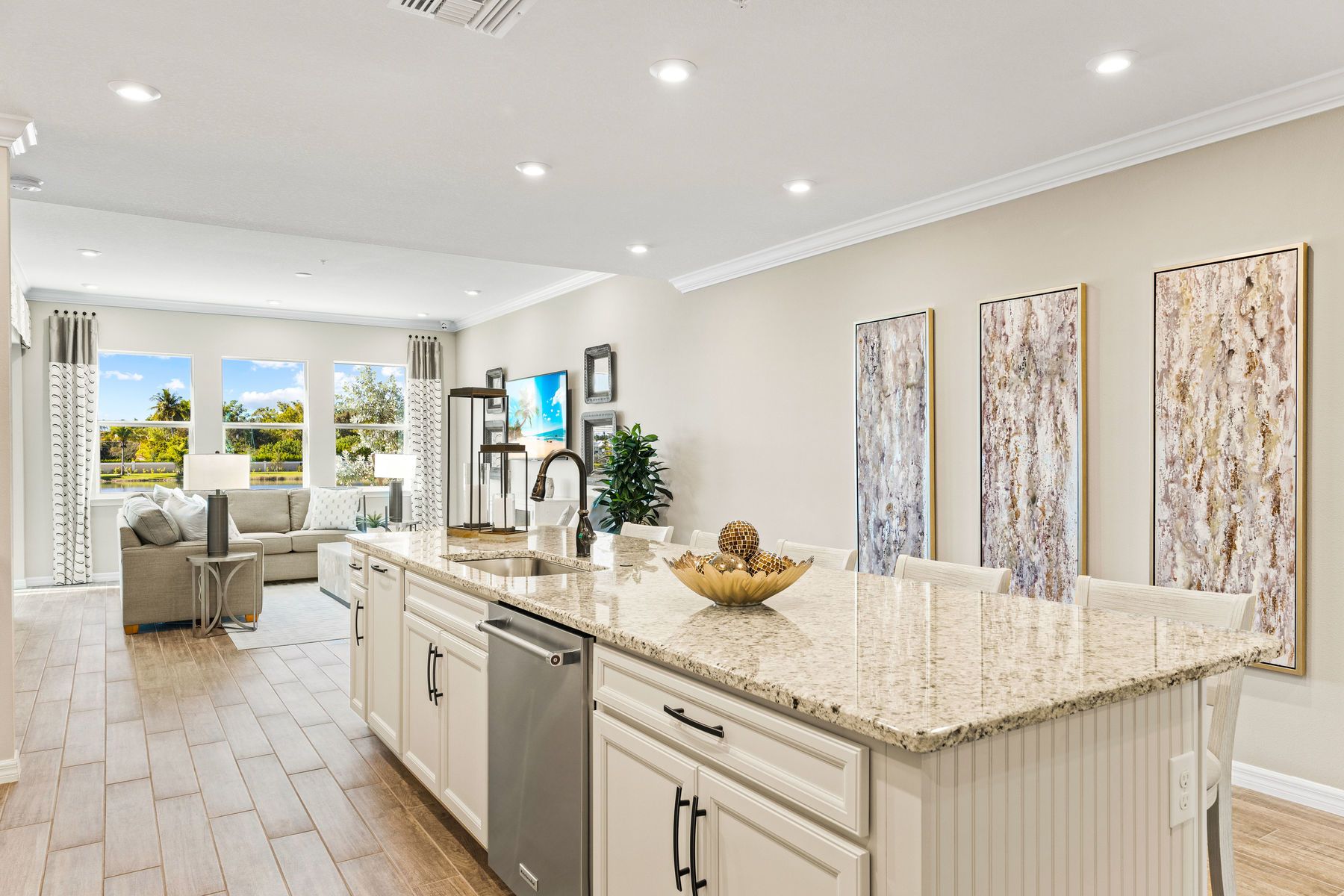 Model Breakfast Bar