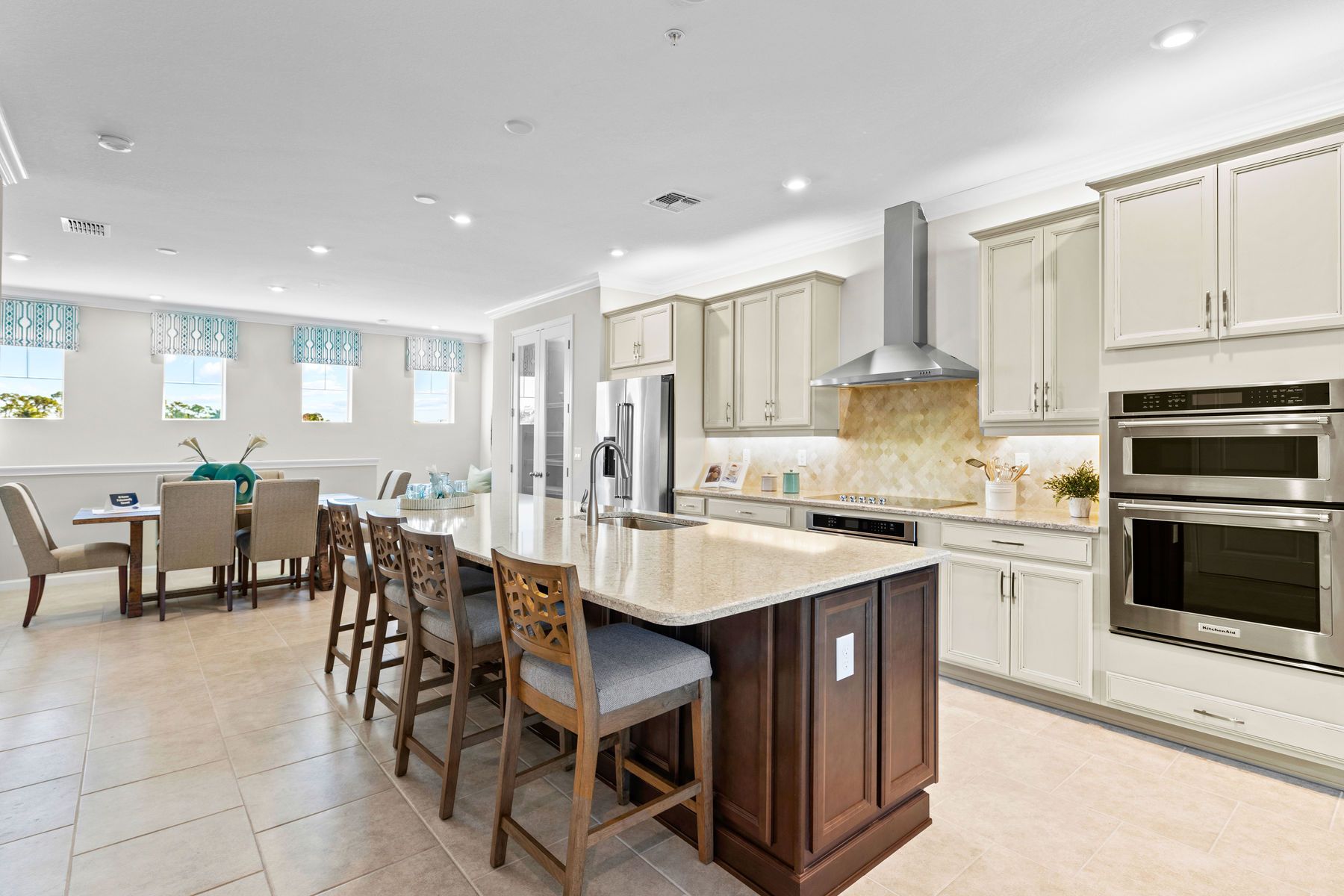 Model Breakfast Bar