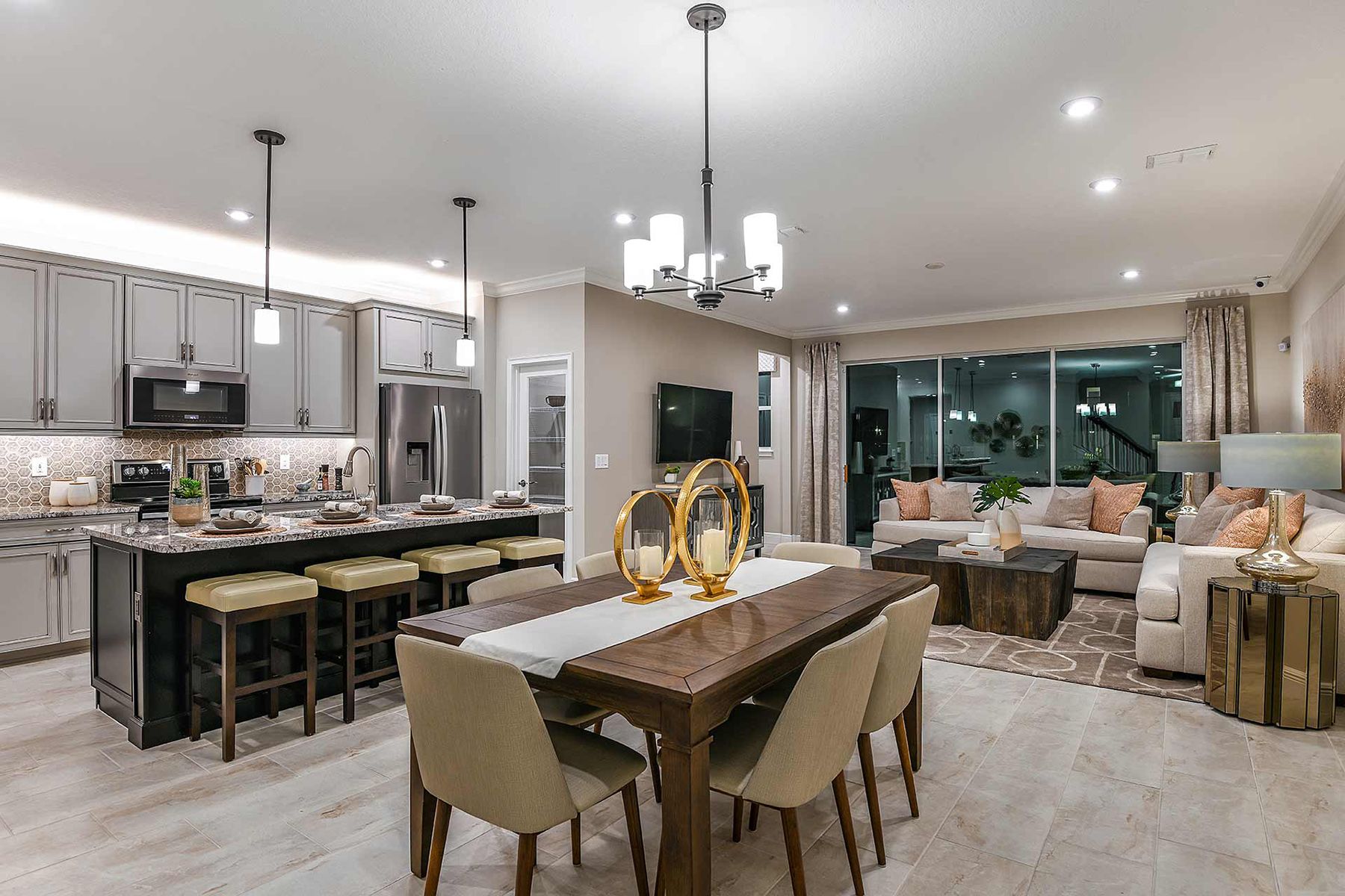 SEBRING MODEL DINING ROOM FROM AVEA POINTE COMMUNITY.