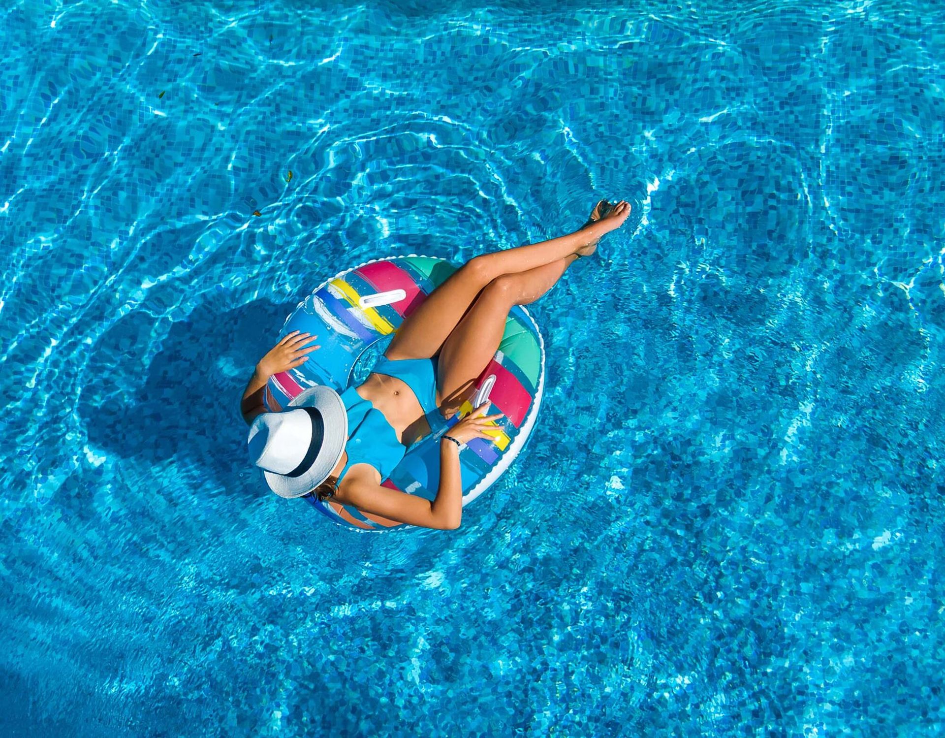 Future sparkling pool