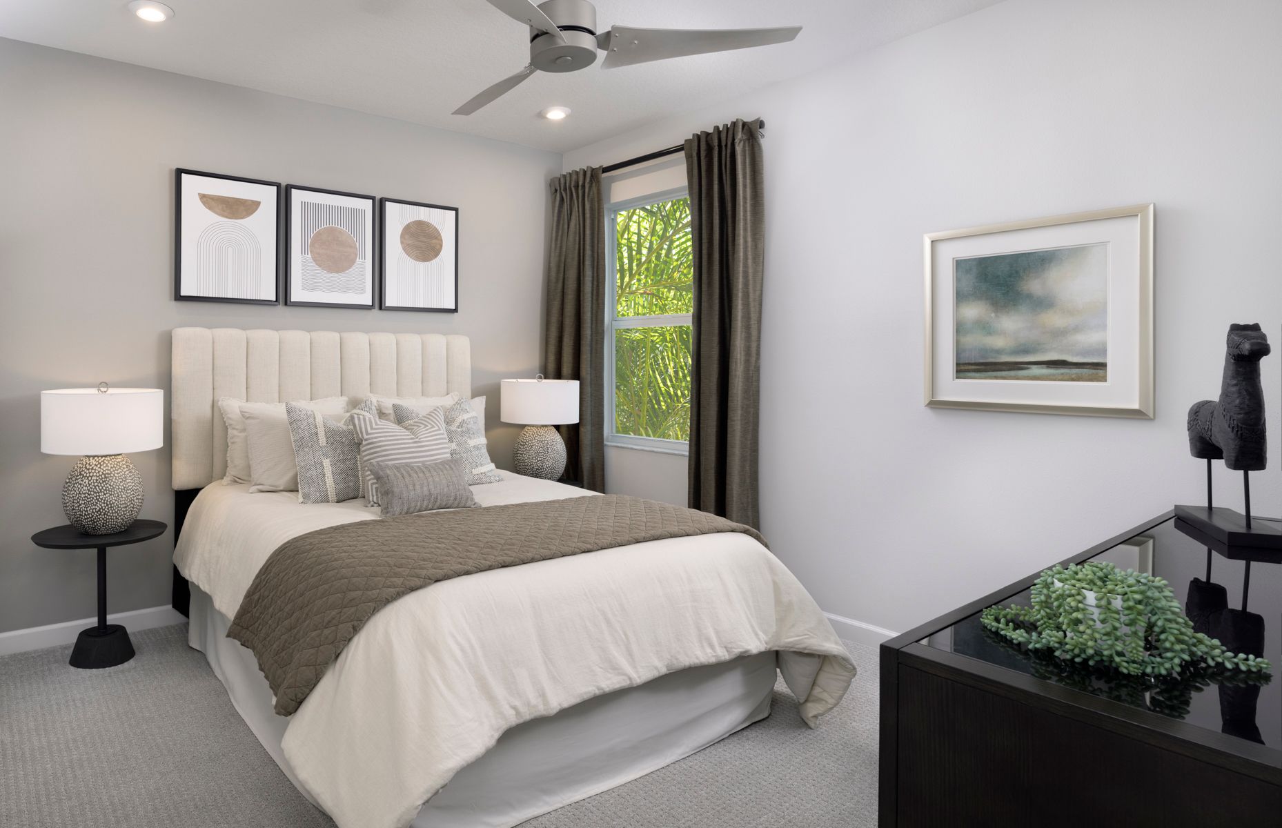 Briar Guest Bed