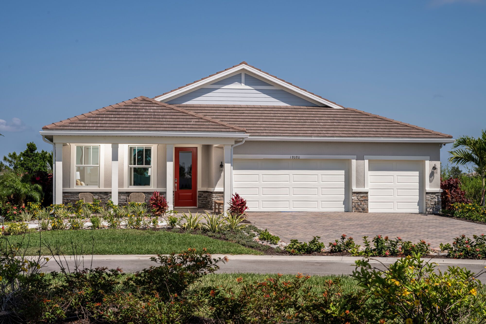 Isle Royal - Sunstone Lakeside at Wellen Park: Venice, Florida - Mattamy Homes