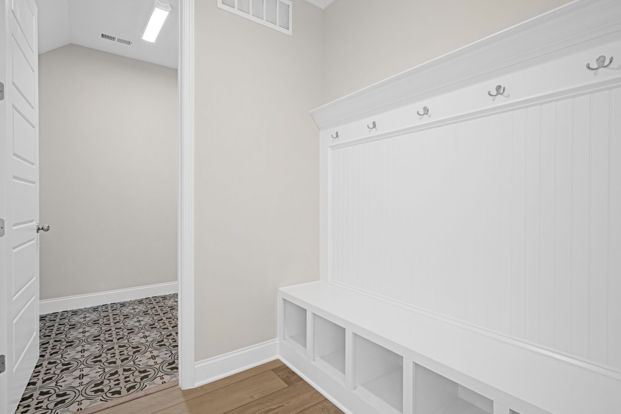 Florissant - Drop Zone & Laundry Room