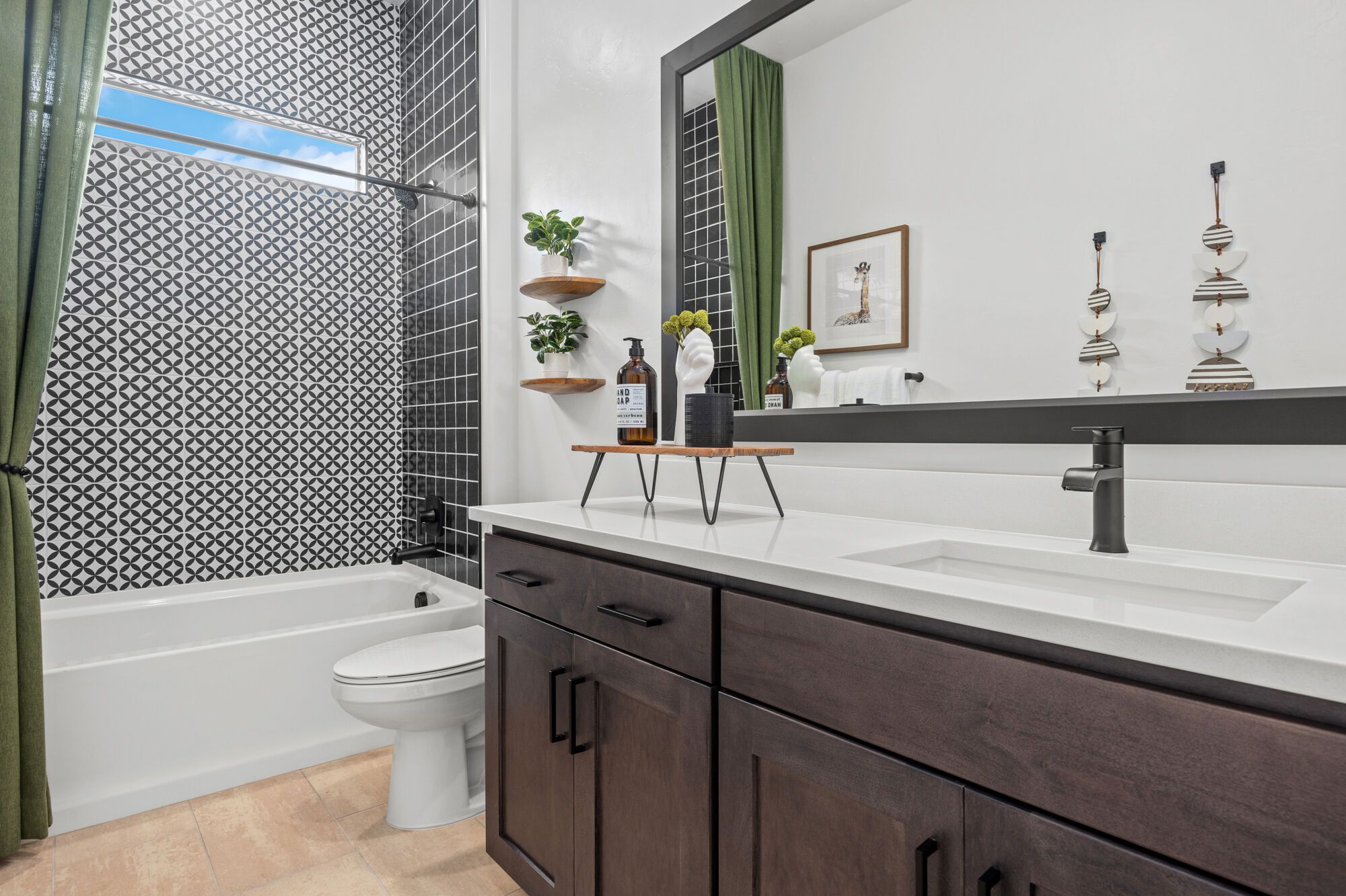 Oxford Model Home - Bath2