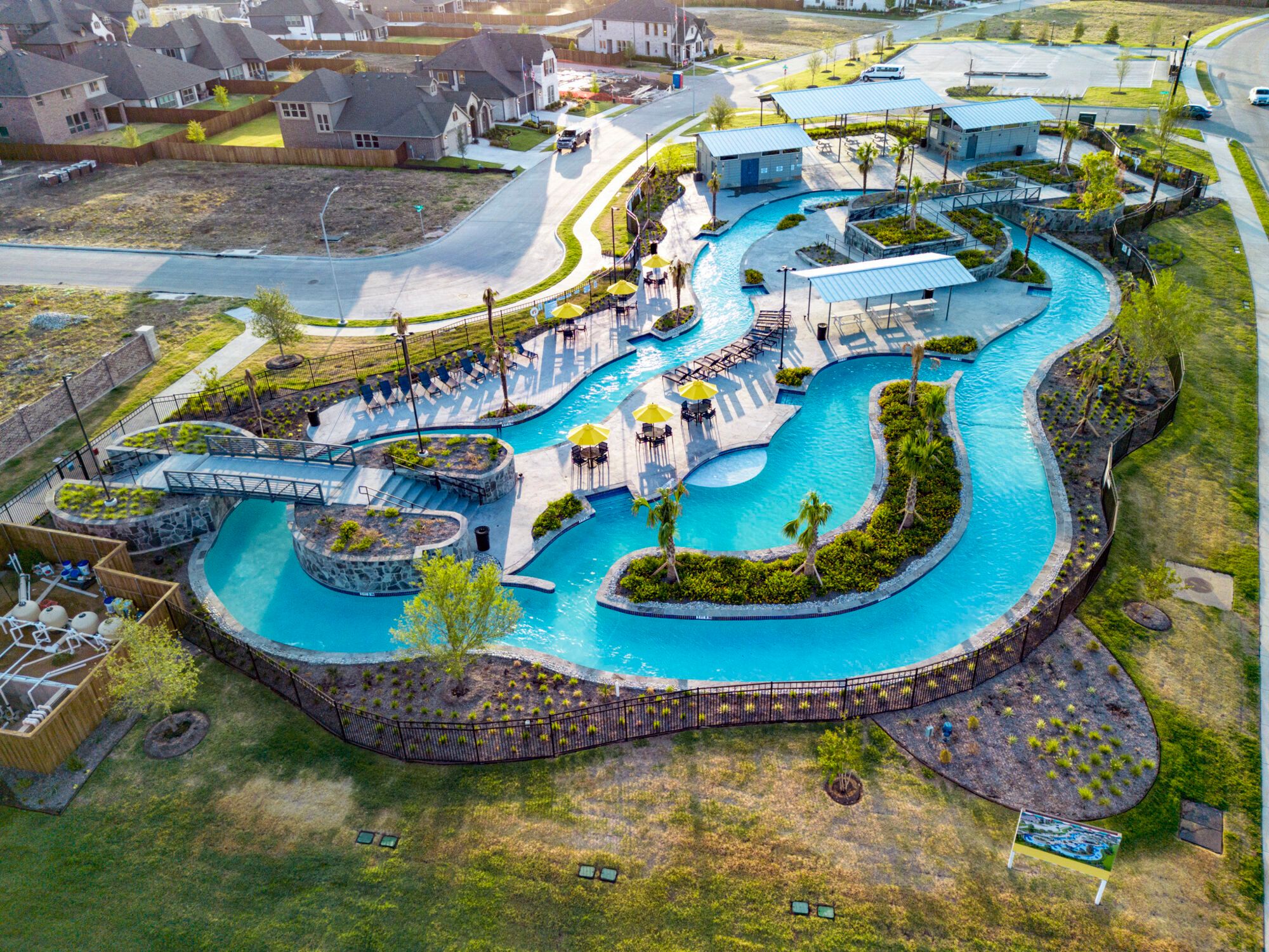 Resort-style lazy river