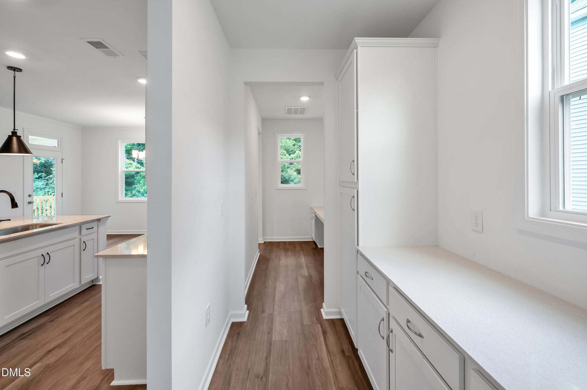 Extra Kitchen Storage and Pocket Office