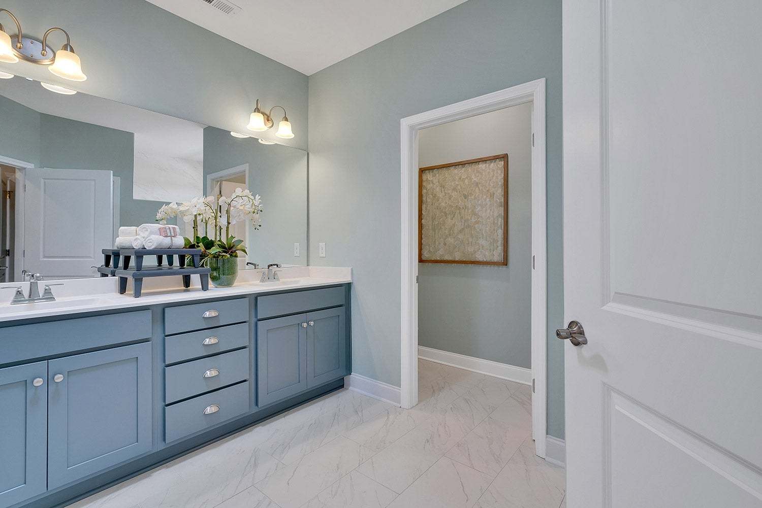Promenade Bathroom