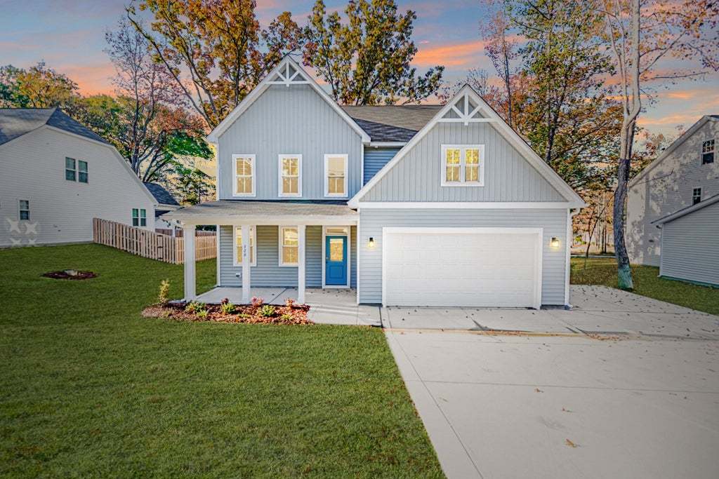 Brooks Cstl - Exterior