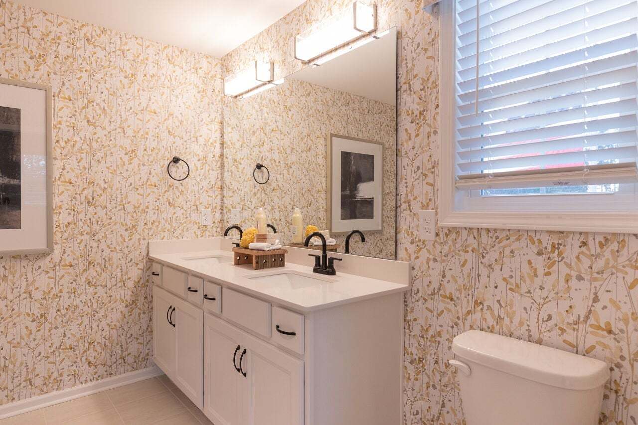 Brooks - Bathroom