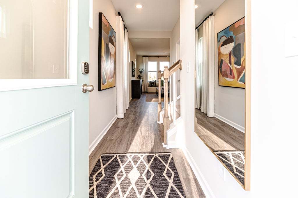 Alexander - Entryway