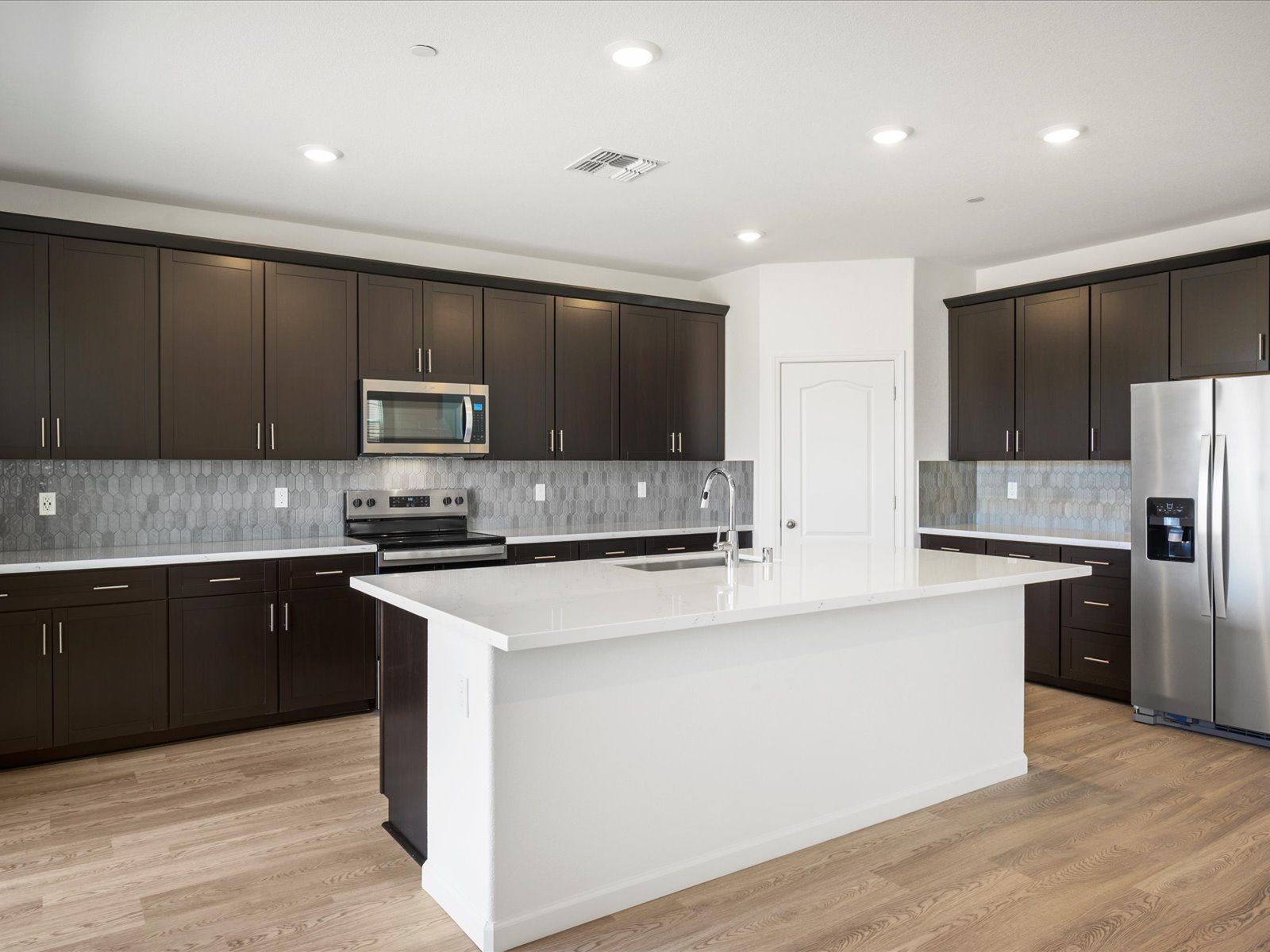 2493 EMMA DR (Residence 4)