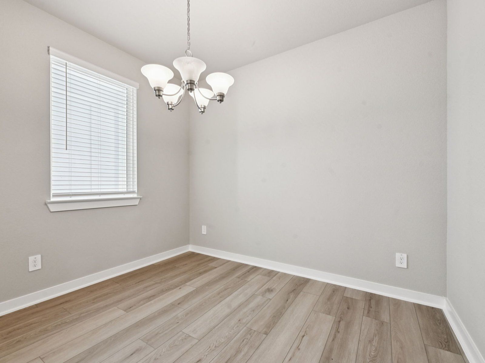 12-custom-Houston - Spring Brook Village- 4116 Good Vineyard Ln Houston TX 77080-010.jpg