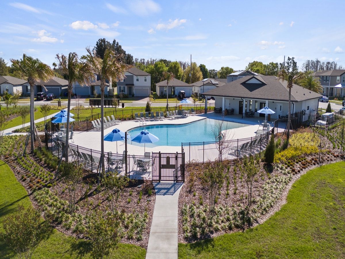Resort-style pool at The Meadow at Crossprairie