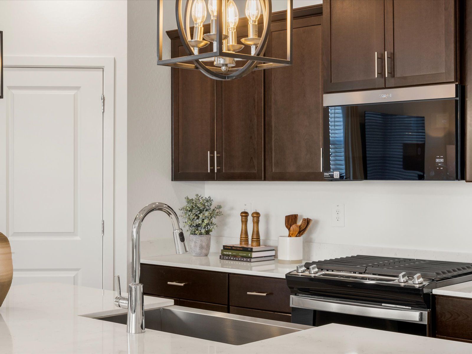 Leslie - Meritage Homes by Teravalis - Estate Series: Buckeye, Arizona - Meritage Homes