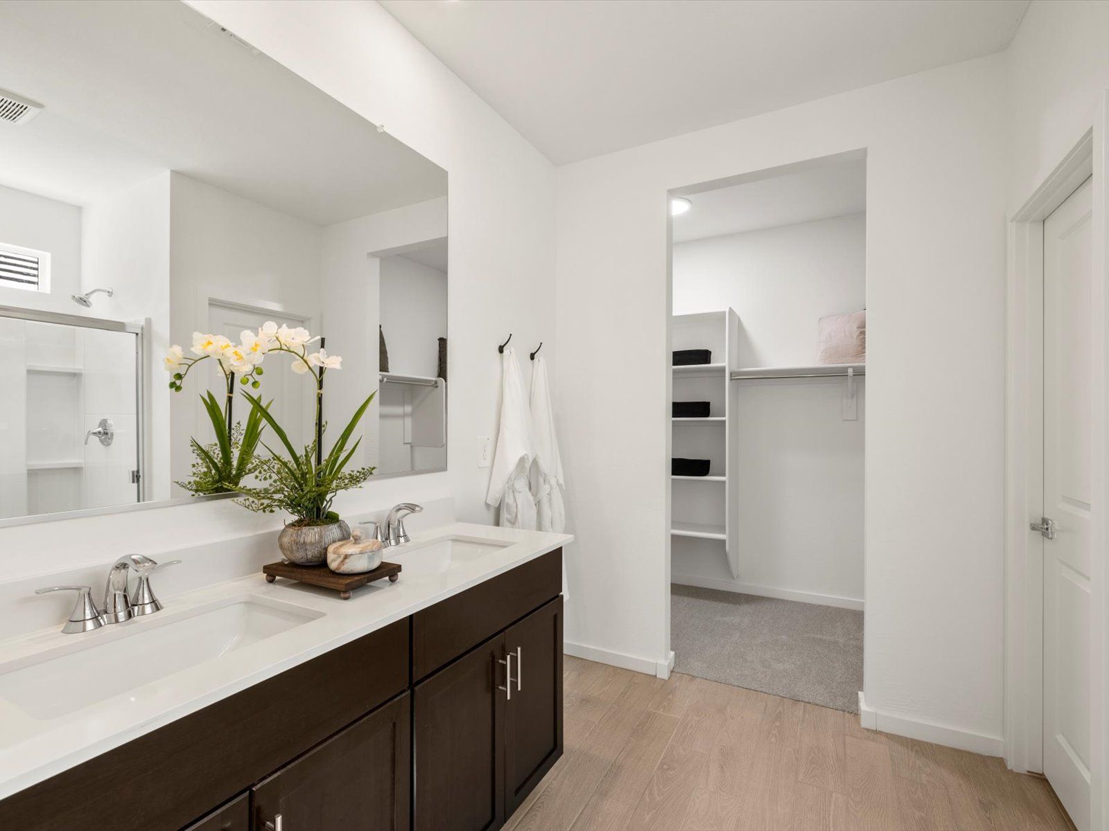 Primary bathroom in Leslie floorplan at Teravalis