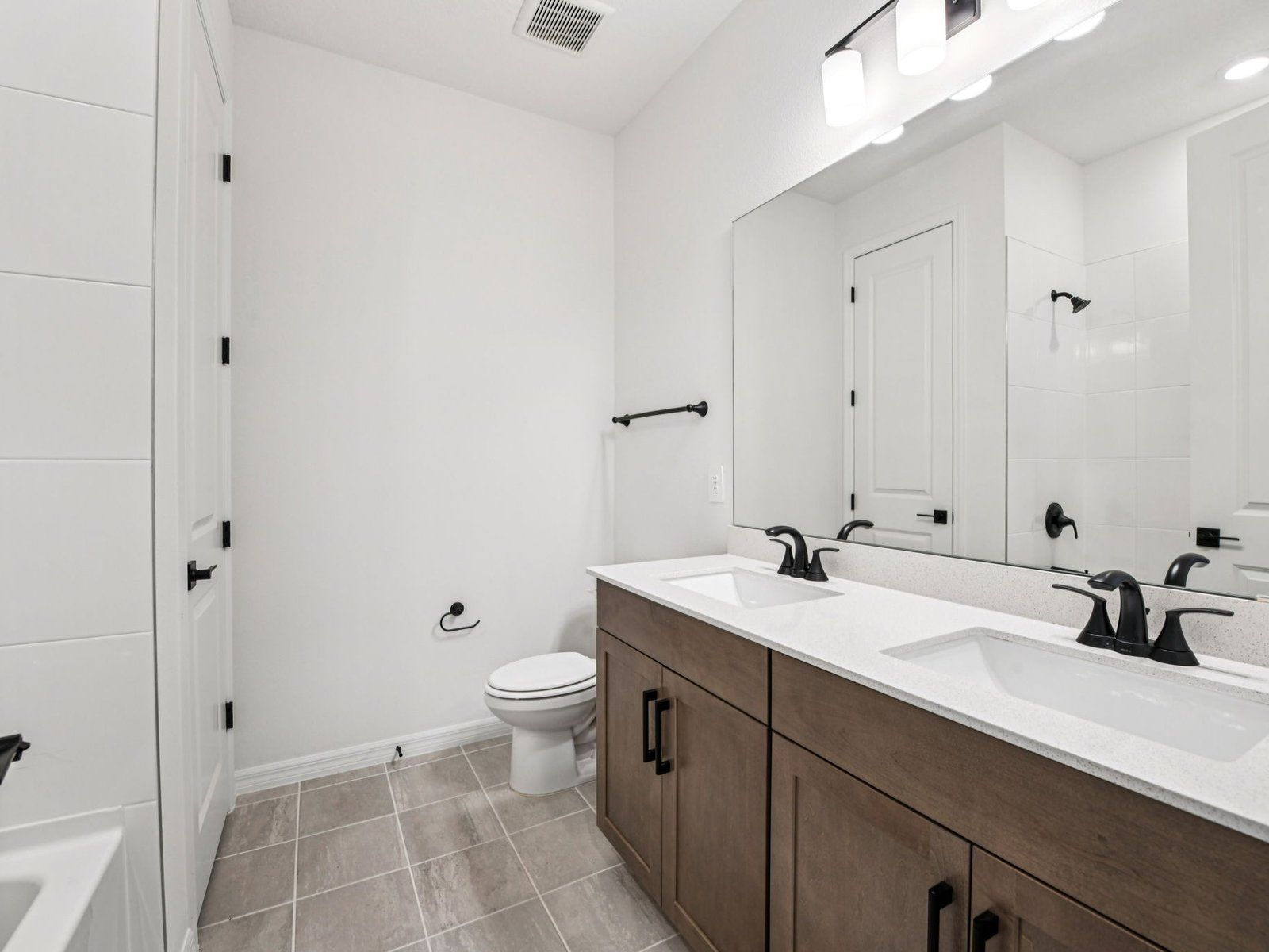 584 BROOKHAVEN TR (Emilia)