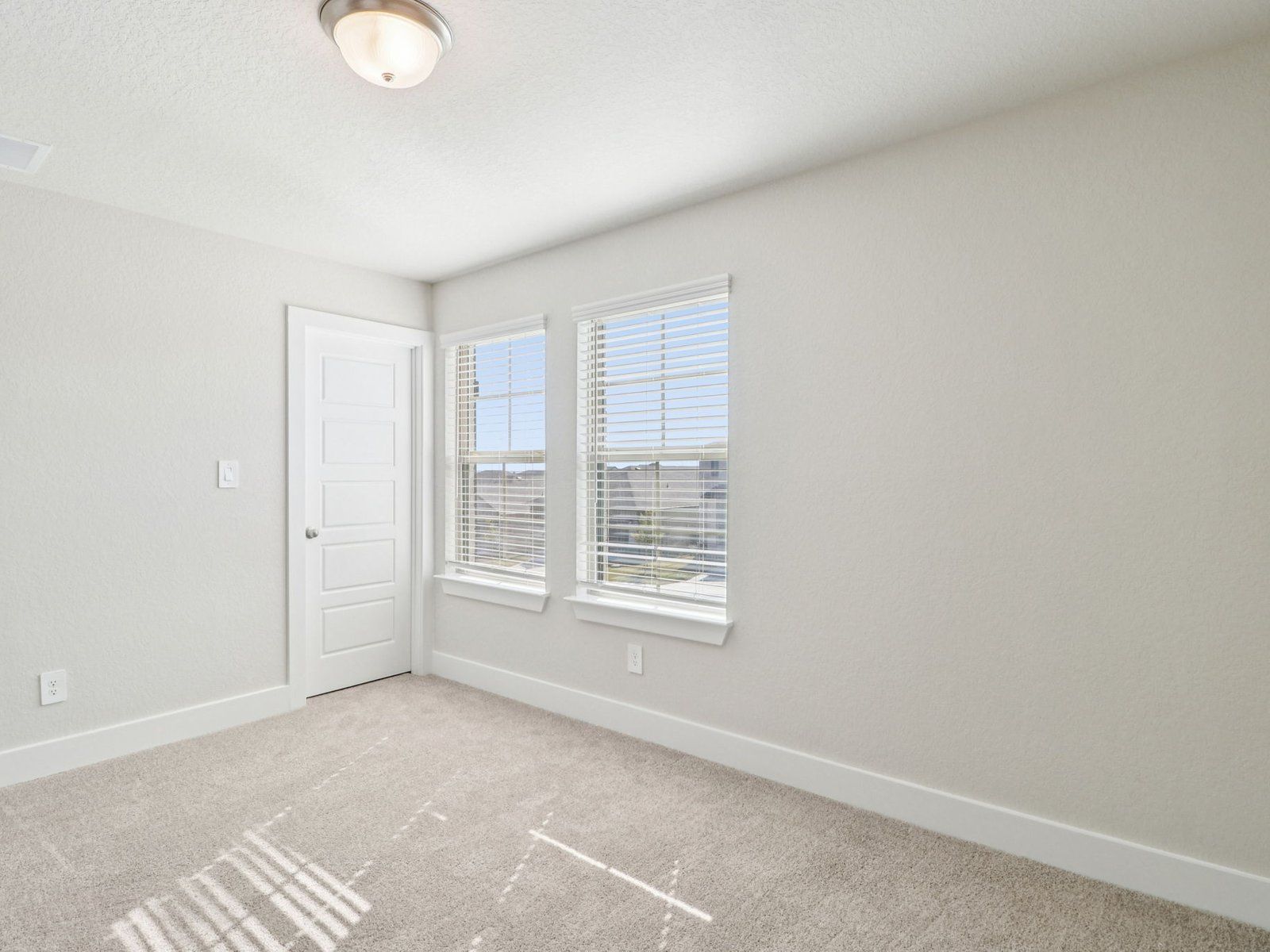 Secondary bedroom
