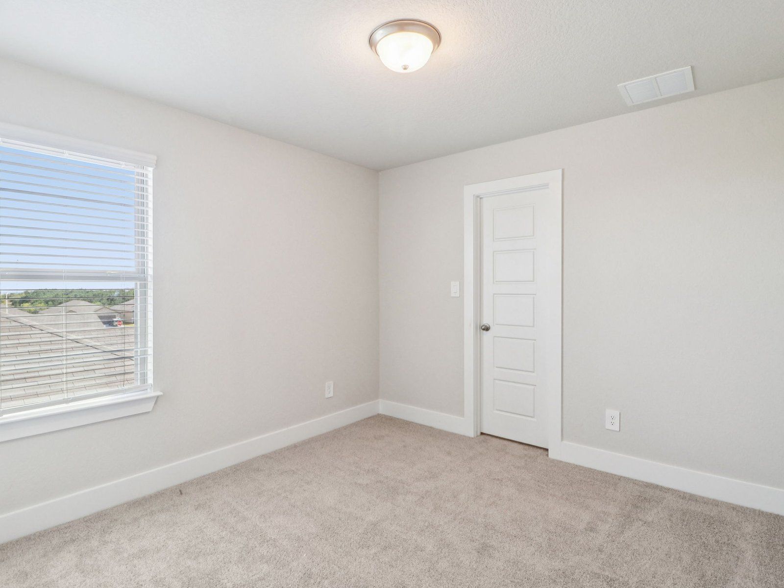 Secondary bedroom