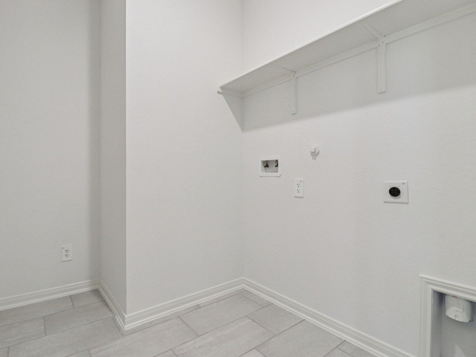 1321 Lydian Broom (The Callaghan (830))