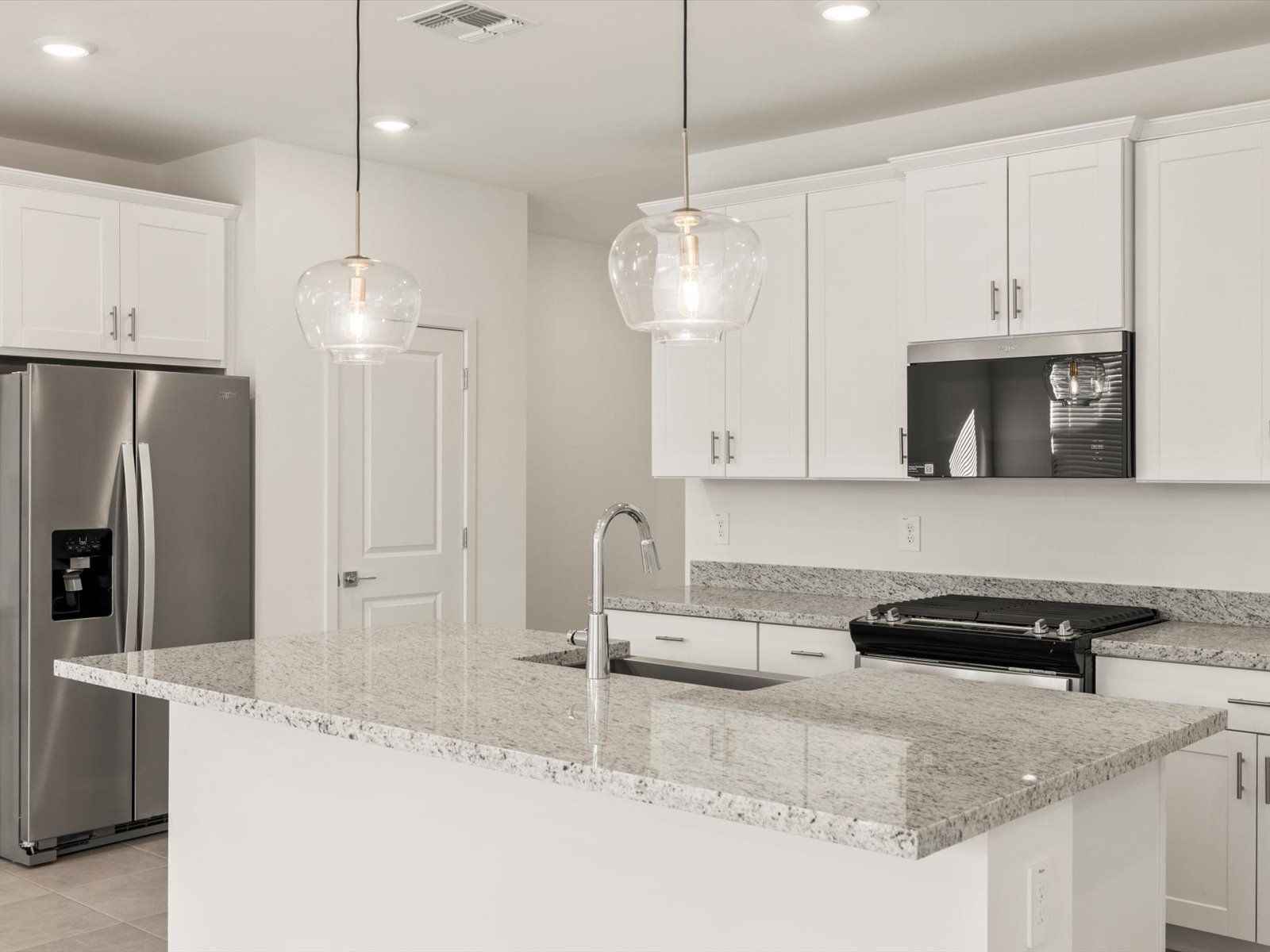 24587 W Grove Street (Leslie)