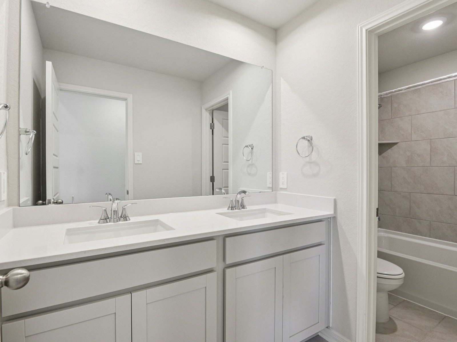 Primary Suite Bathroom