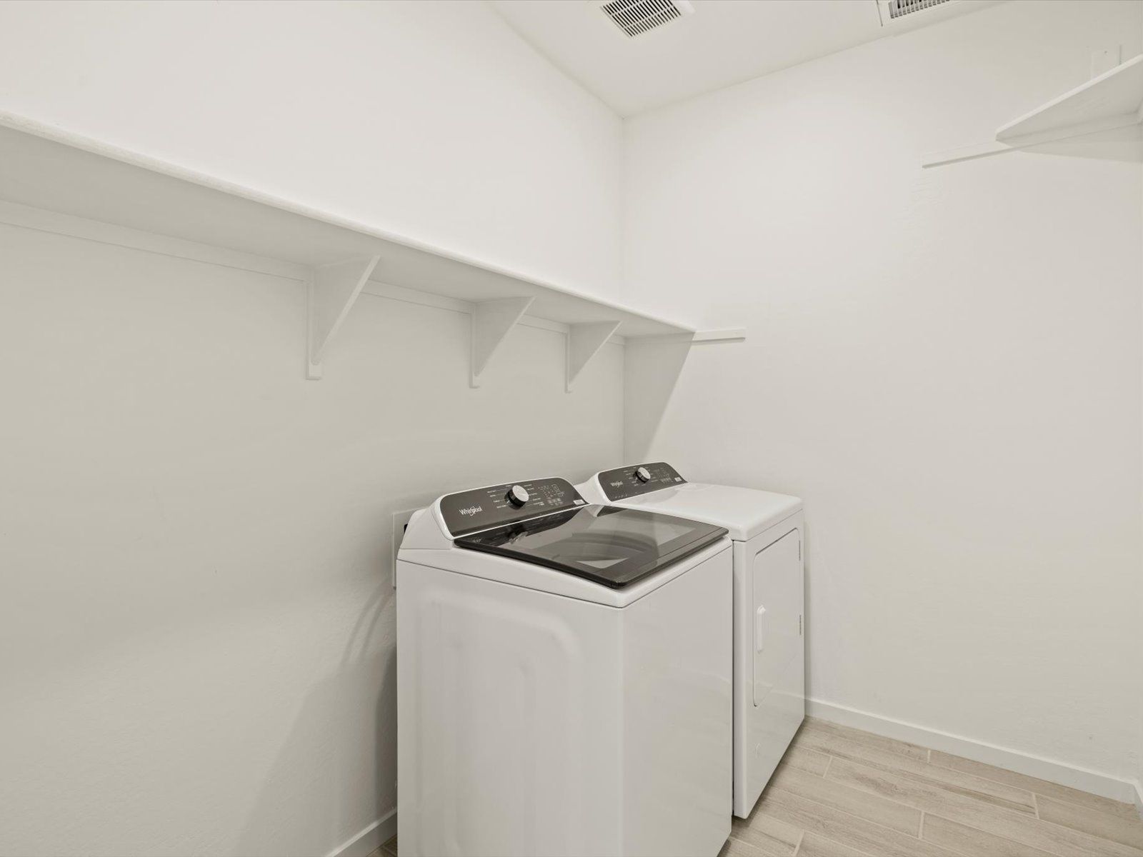 PHX_Paloma-Creek_Laundry-Area_15985-W-Desert-Spoon-Dr