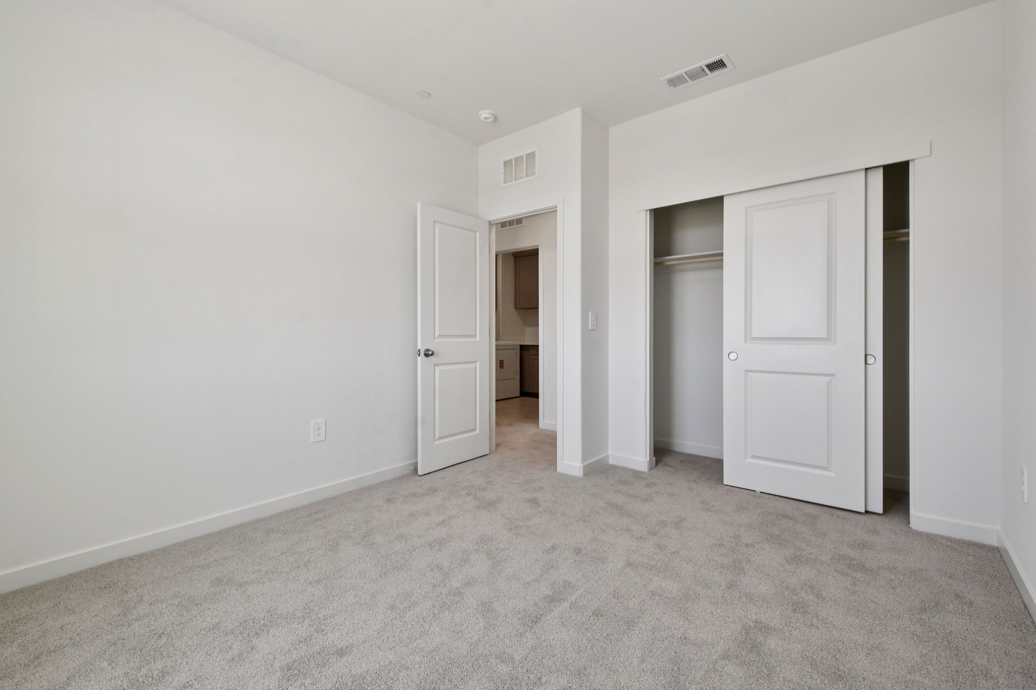 NCA_Rushmore_4521_Bedroom_1485_McIntyreSt_6.jpg