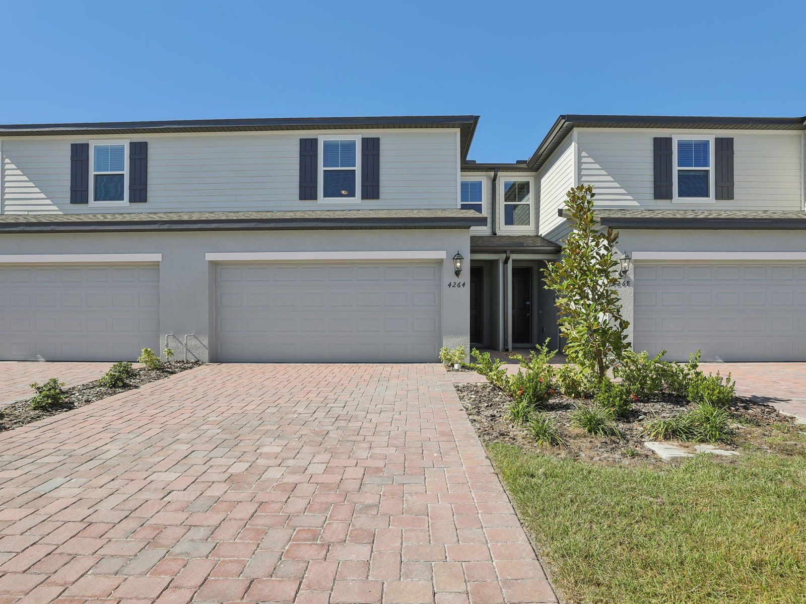 Oakville I - The Meadow at Crossprairie Townes: Saint Cloud, Florida - Meritage Homes