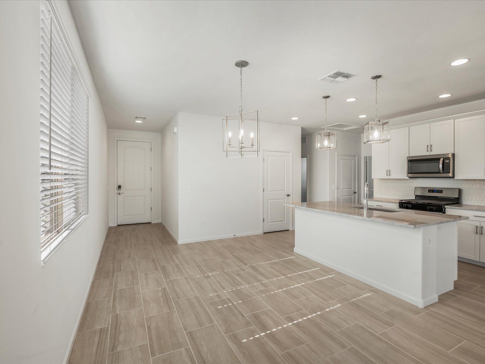 9816 N SOLSTICE AV (Onyx)