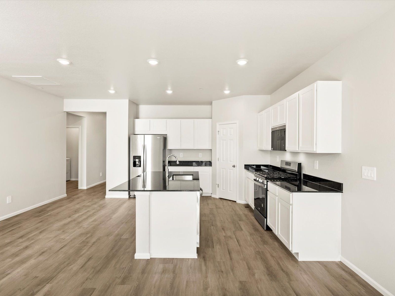 The Glenwood - Buffalo Highlands: The Canyon Collection: Commerce City, Colorado - Meritage Homes