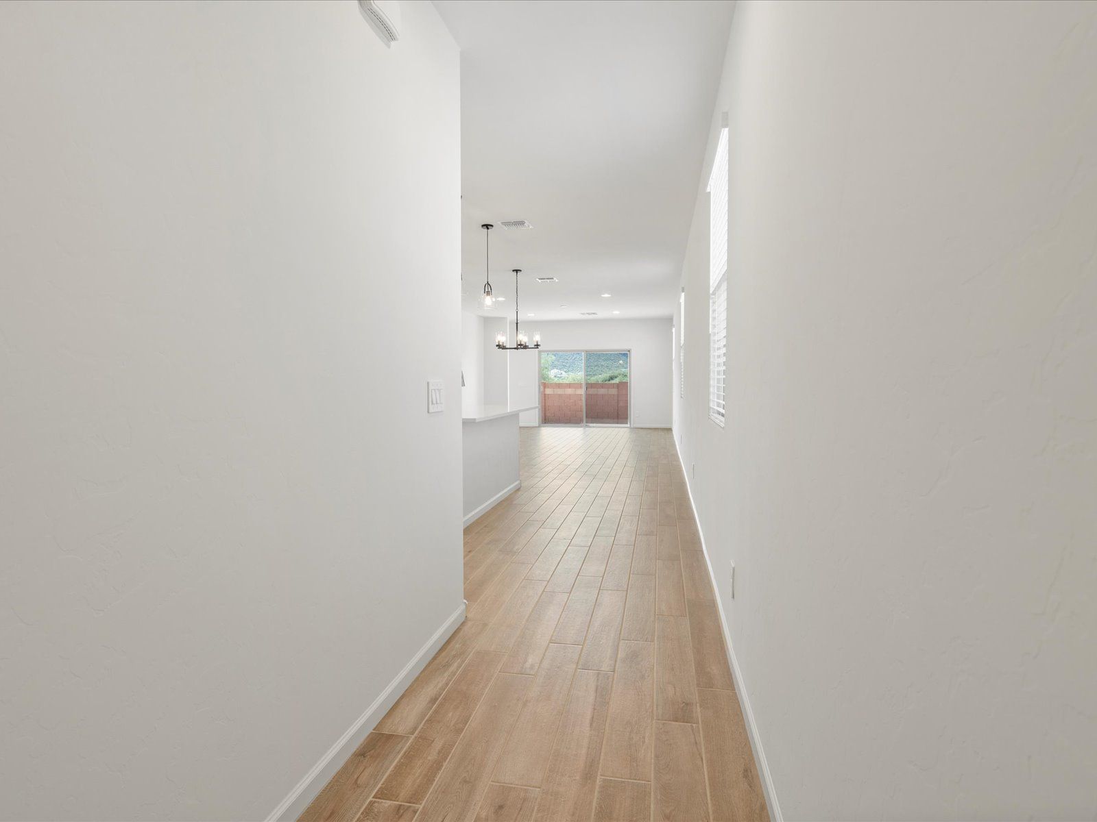 TUC_Opal_Hallway_A_9989-N-Summerstone-Ave