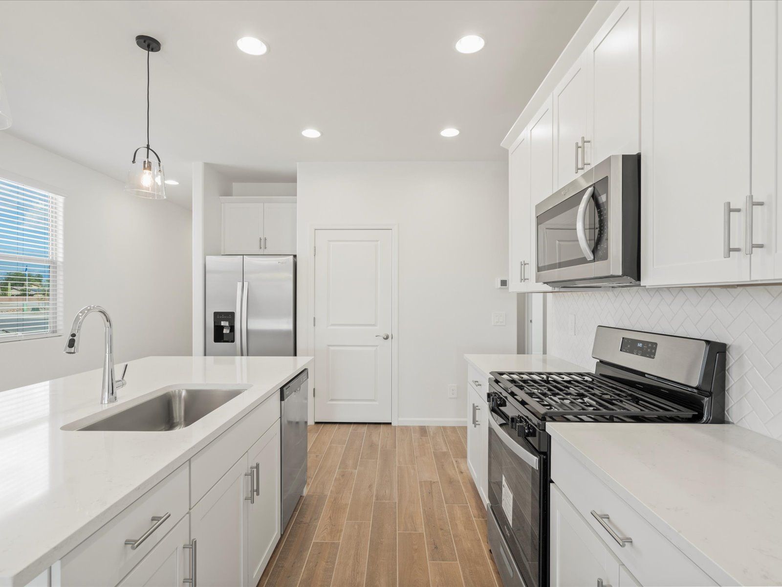 TUC_Opal_Kitchen_A_9989-N-Summerstone-Ave