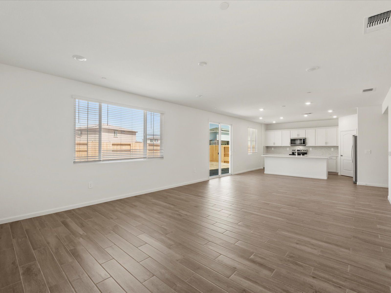 SAC_Aspen-At-Villa-Ticino_4522_Living-Area_B_2261-Hewins-St