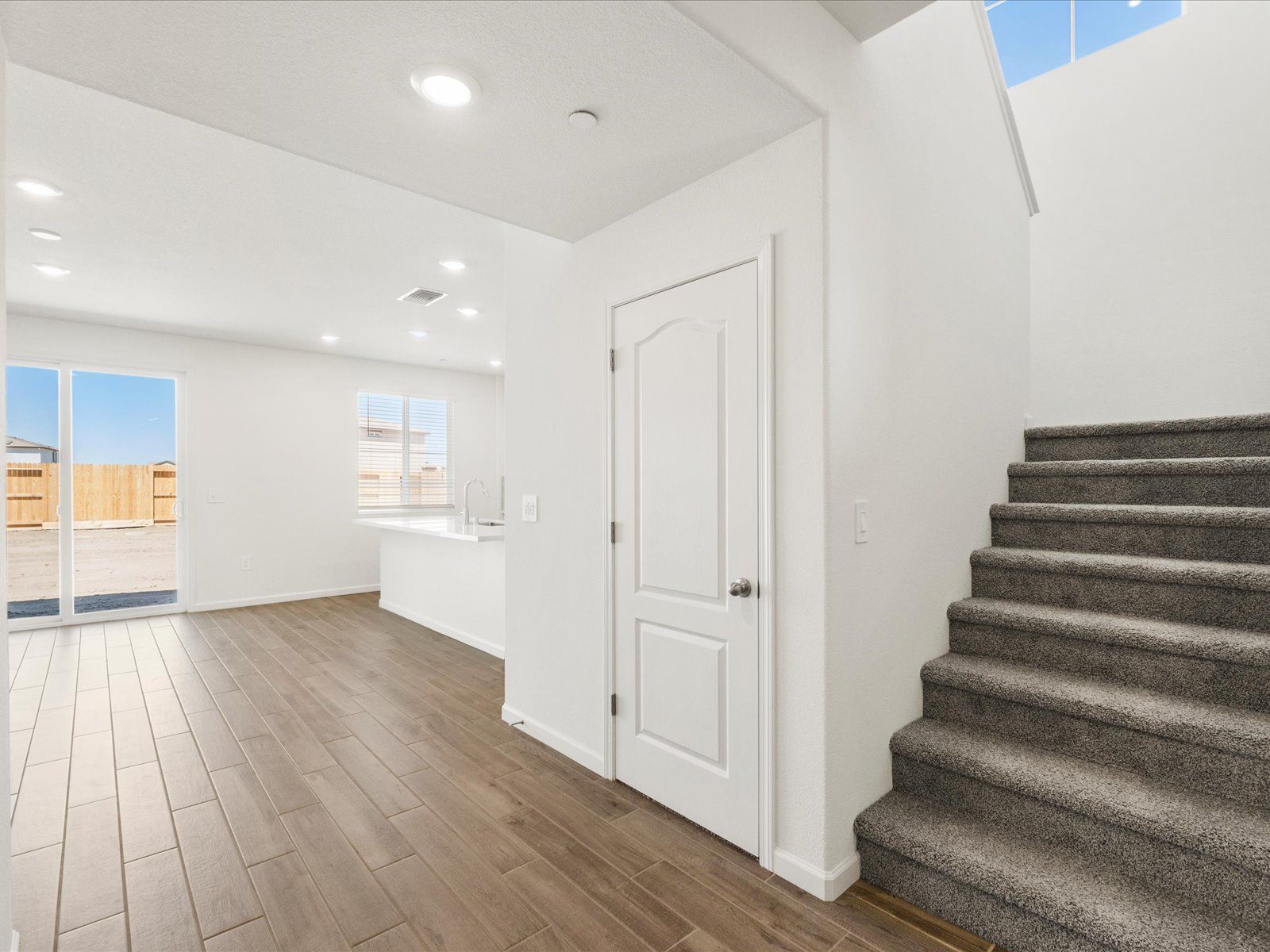 SAC_Aspen-At-Villa-Ticino_4522_Hallway_B_2261-Hewins-St