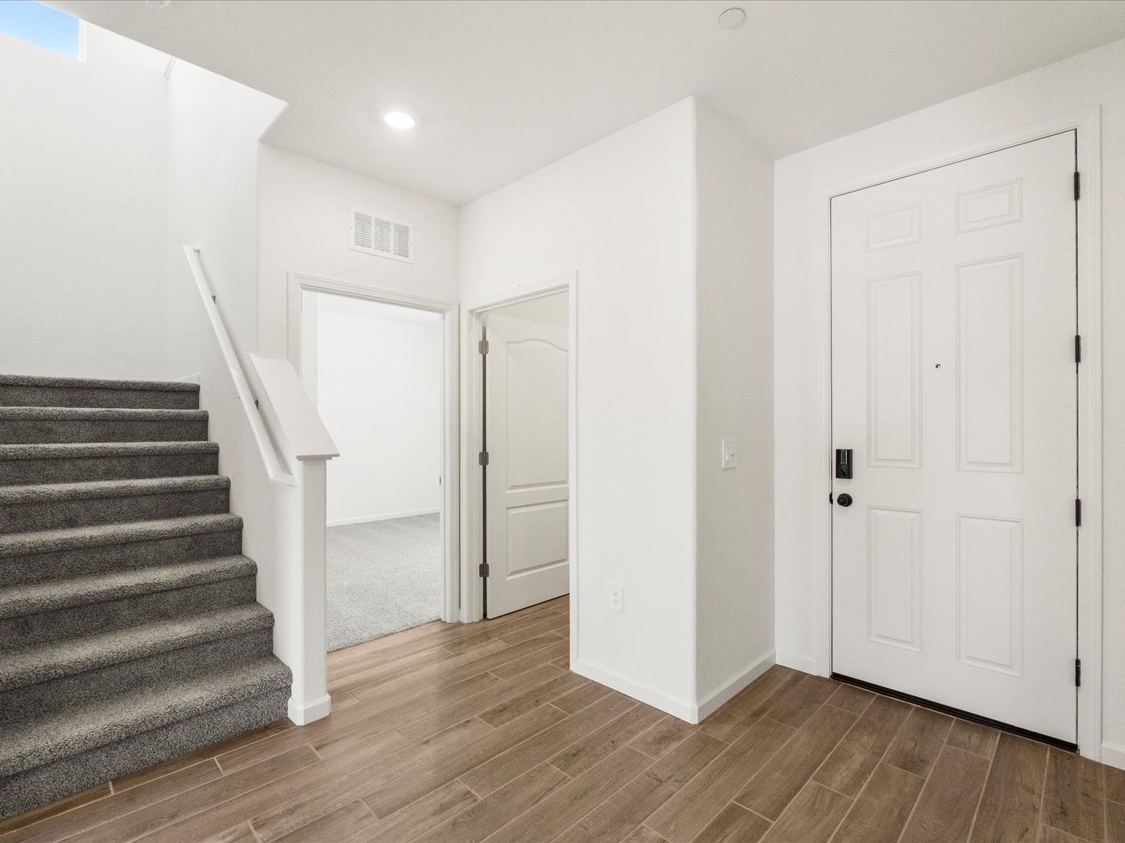 SAC_Aspen-At-Villa-Ticino_4522_Foyer_B_2261-Hewins-St