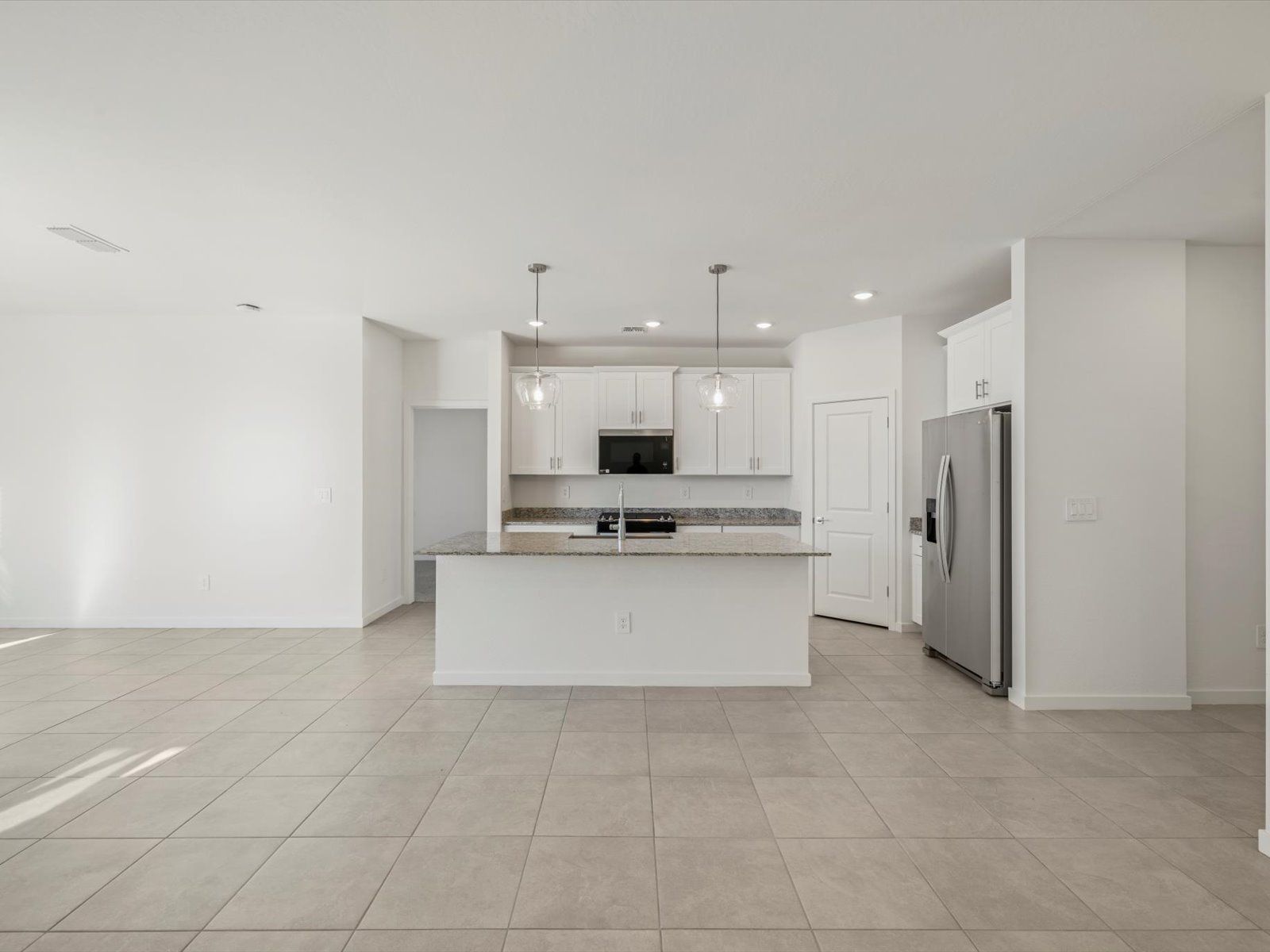 PHX_Rancho-Mirage_Mason_Kitchen_D_37071-Vera-Cruz-Dr