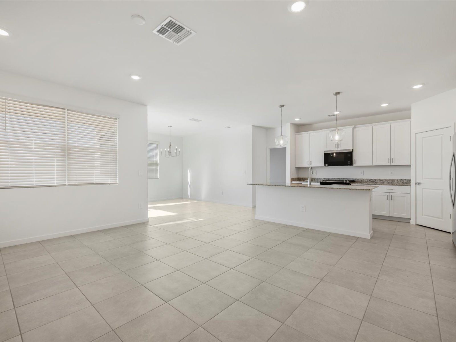 PHX_Rancho-Mirage_Mason_Living-Area_D_37071-Vera-Cruz-Dr