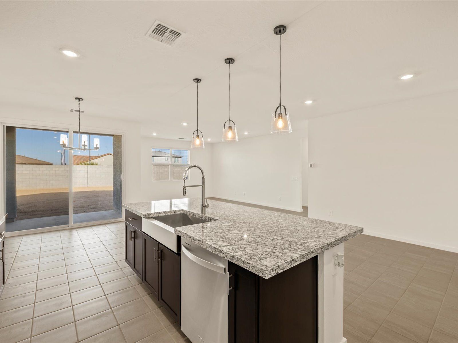 3779 N  Camden Drive (Sawyer)