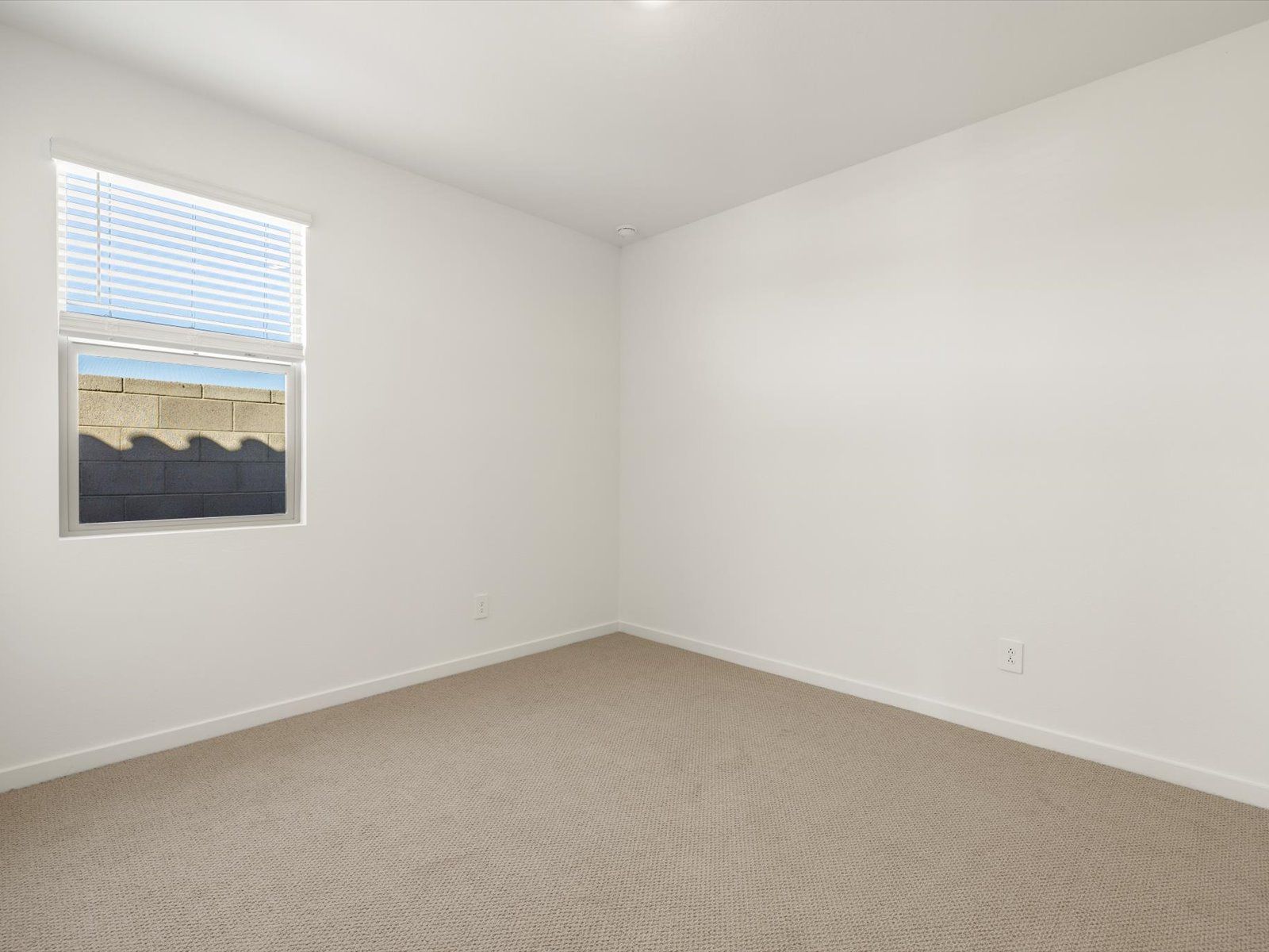 PHX_Paloma-Creek_Bedroom_16082-W-Desert-Spoon-Dr