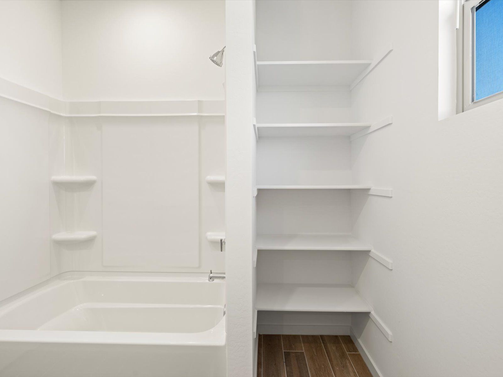 PHX_Paloma-Creek_Bathroom_16082-W-Desert-Spoon-Dr