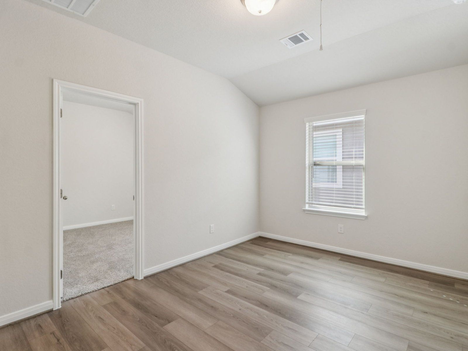 1230 Nikos Hollow (The Allen (840))