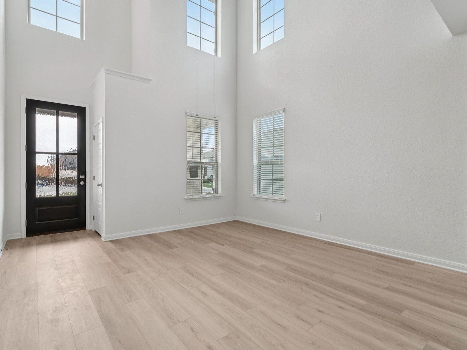 Entry &amp; Living Room