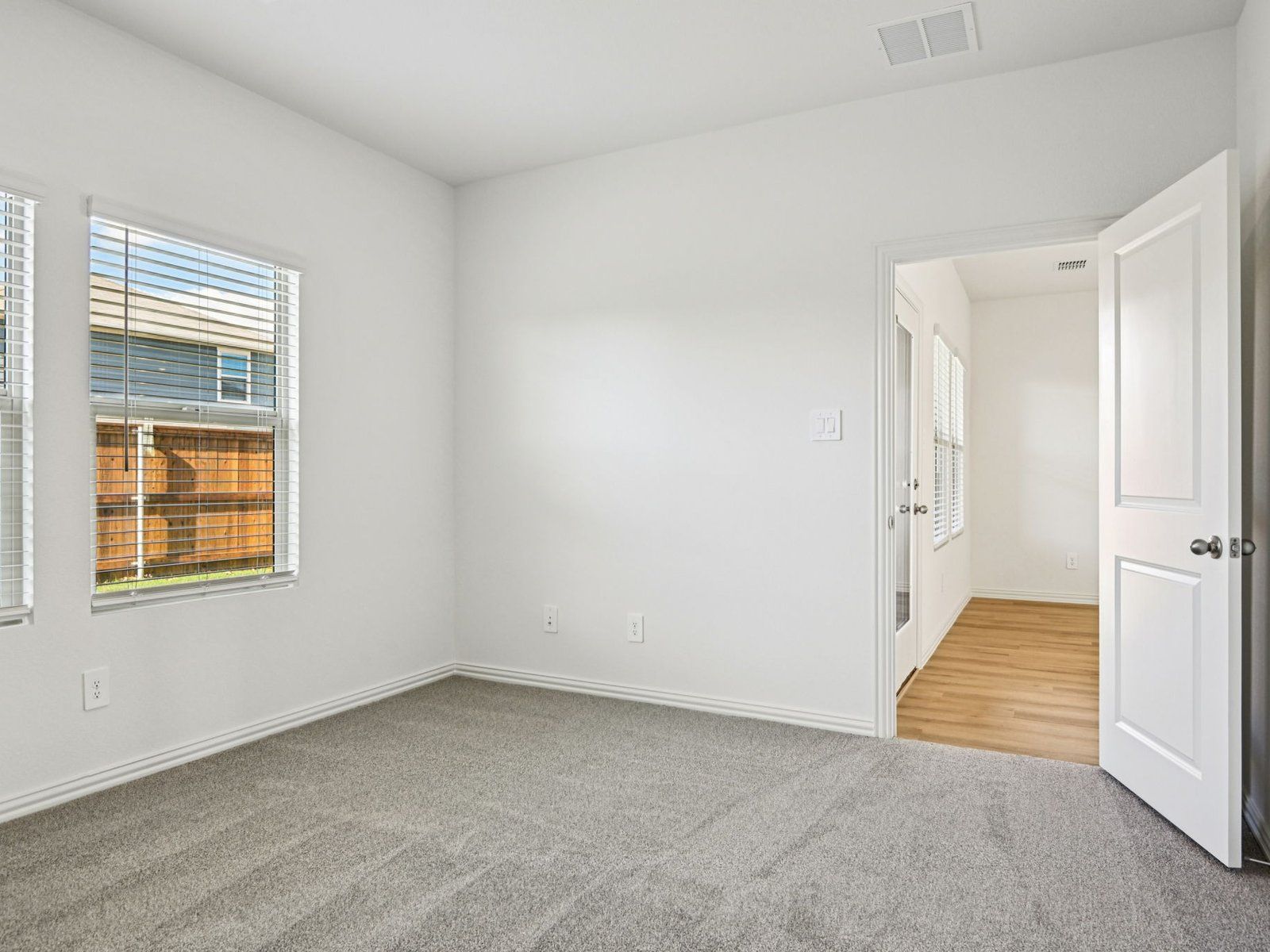 3126 Texoma Boulevard (The Carlsbad)