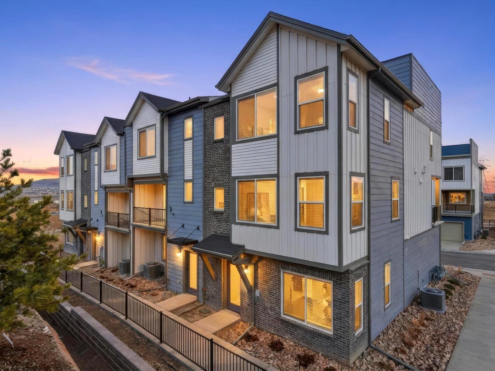 4663 CLOUDBURST LN (The Crestone)