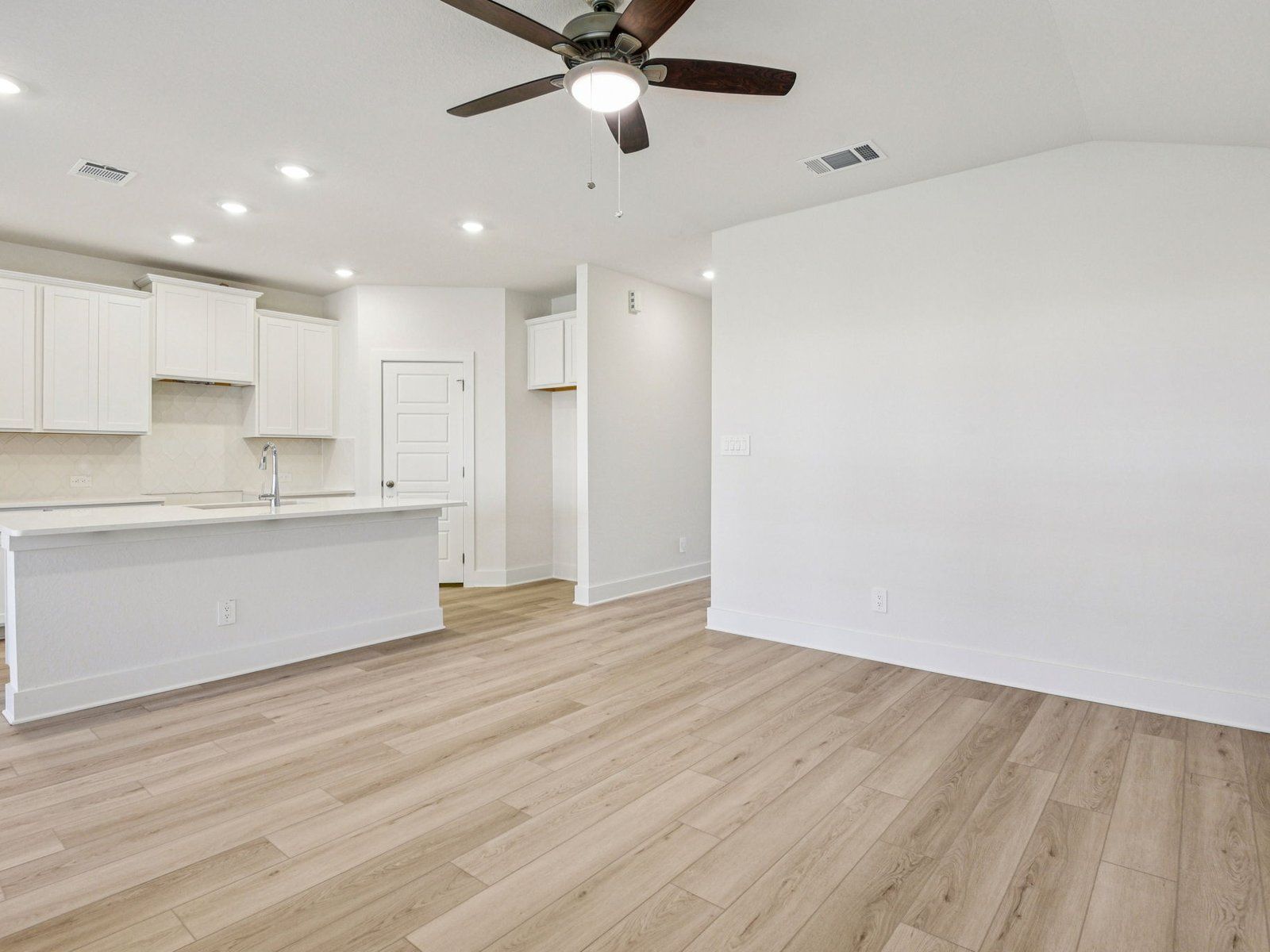 3012 Nash Dr (The Briscoe (820))