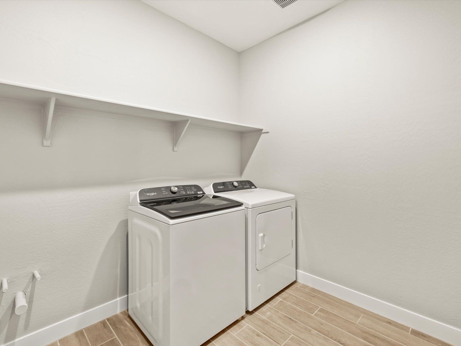 PHX_Paloma-Creek_Laundry-Area_15936-W-El-Cortez-Place