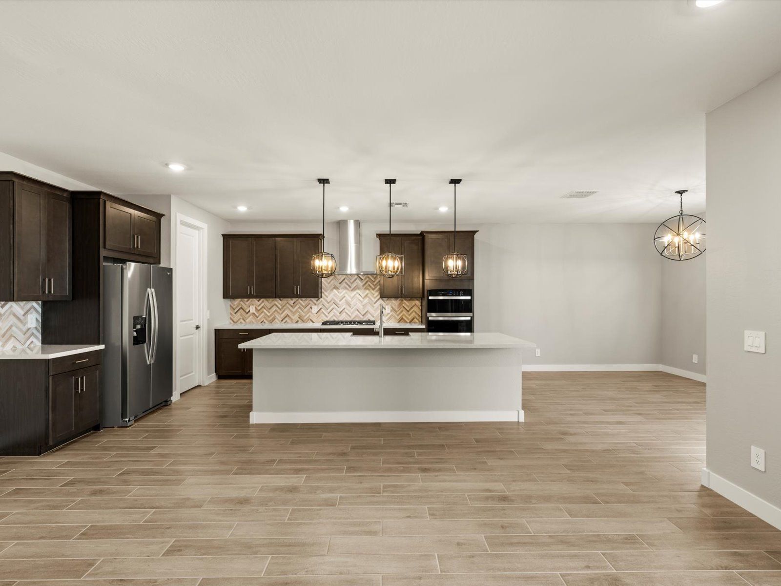 PHX_Paloma-Creek_Kitchen_15936-W-El-Cortez-Place