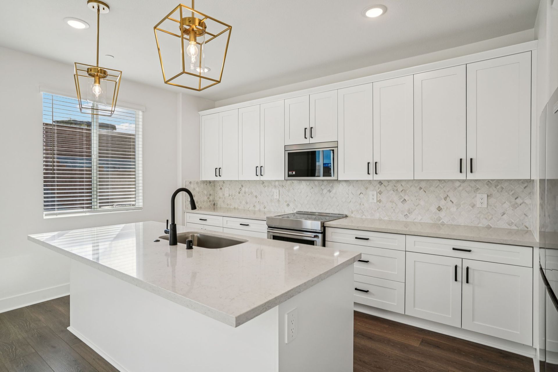 SCA_Lucent_Plan1_Kitchen_36157CameronPlPalmDesert.jpg