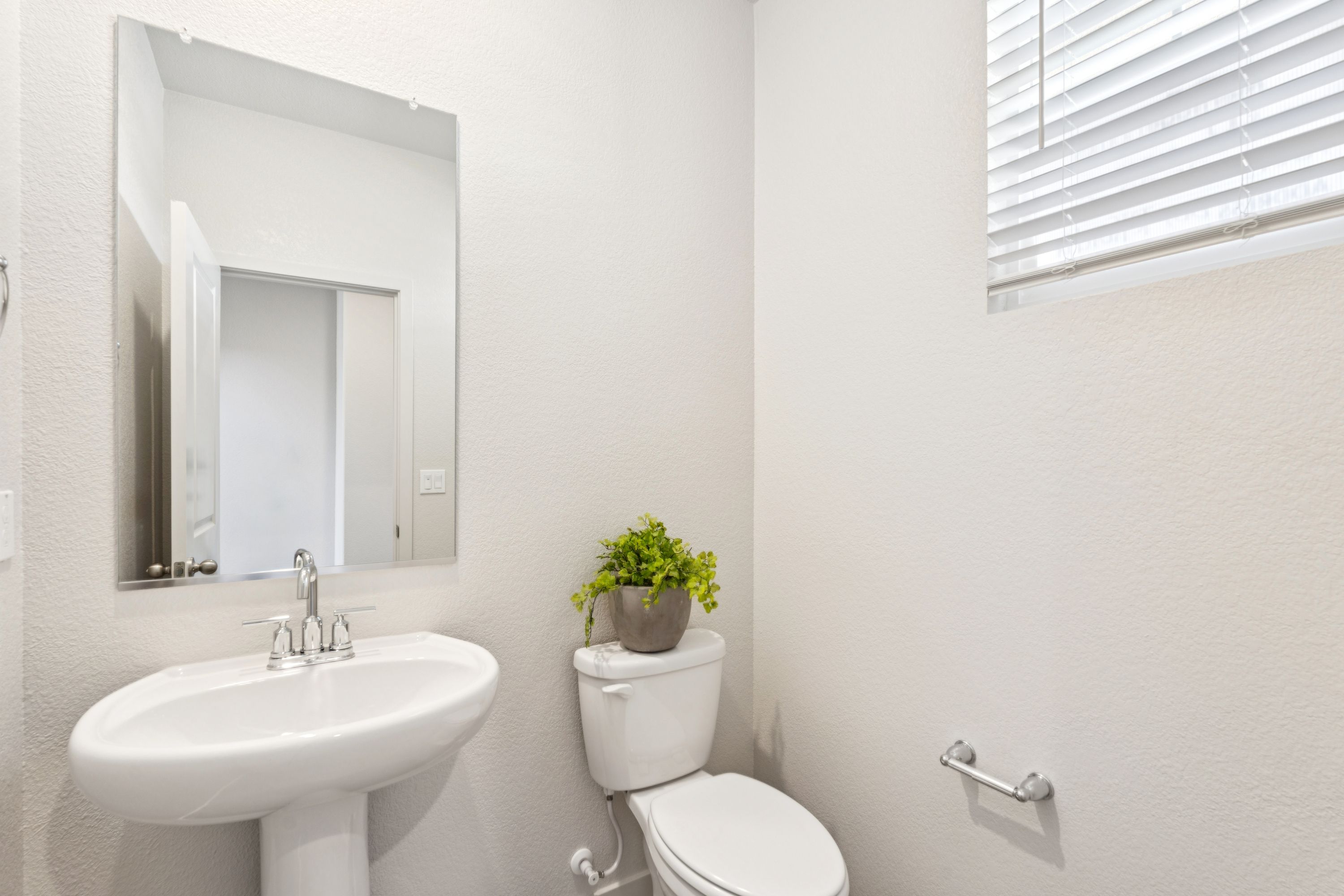 887 Telford Drive (Residence 4)