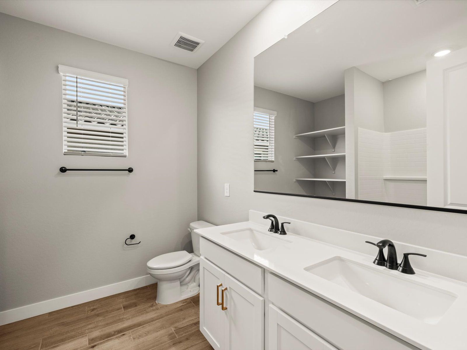 Welcome to the Lark floorplan.